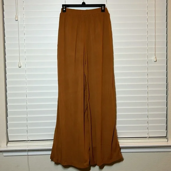 (NWT) Fashion Nova women’s Here Thriving Pant Set. Size Medium. - Picture 9 of 12